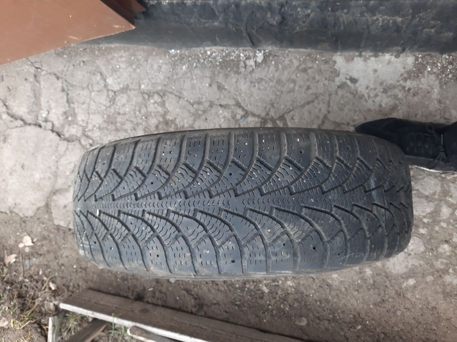 Продам диск с резиной шиповный