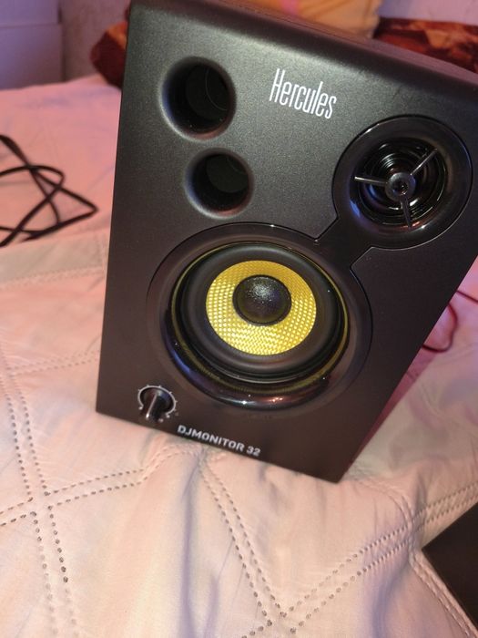 Hercules Djmonitor32