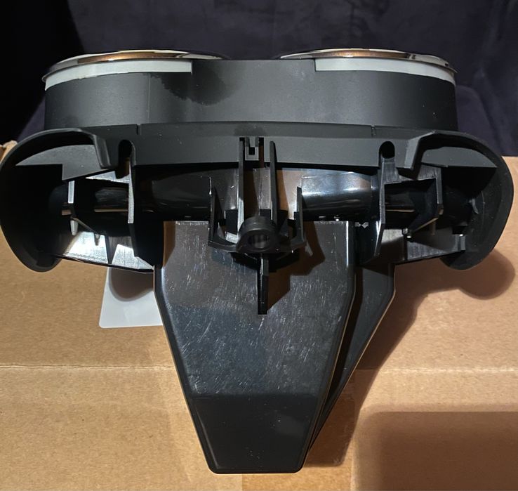 Държач на чаши за Mercedes CLS