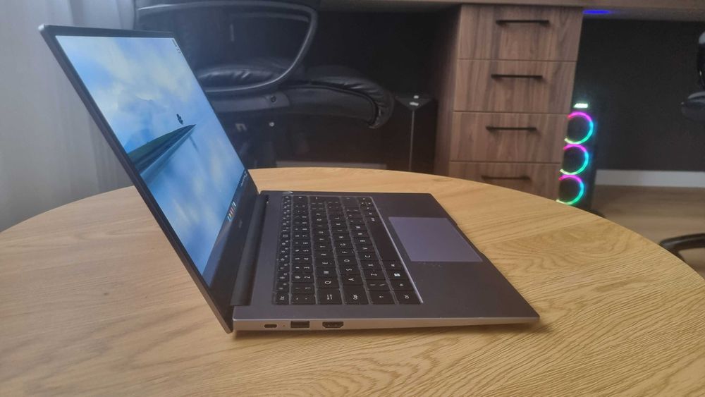Laptop Huawei MateBook D14 i5 Gen 11 - CA NOU + rucsac ASUS ROG