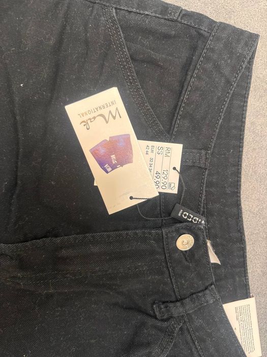 Шорты джинсовые от H&M могу отправить Яндексом или BTS почтой