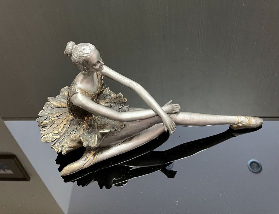 Балерина статуетка