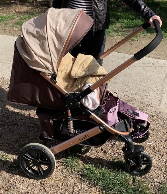 Детский стульчик и коляска