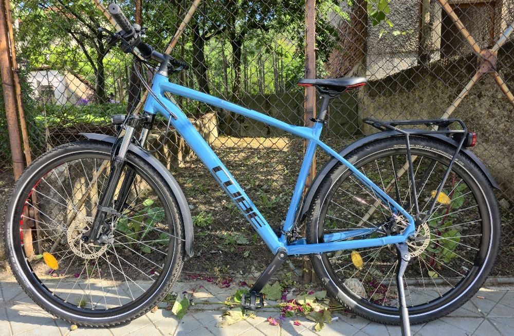 Cube Aim 29 цола XL рамка Вградена динамо главина оригинална Дискови спирачки Оборудван от -до