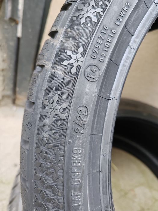 235 40 19 Continental зимна гума нова