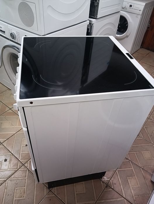 Свободно стояща печка с керамичен плот VOSS  2 години Гаранция!