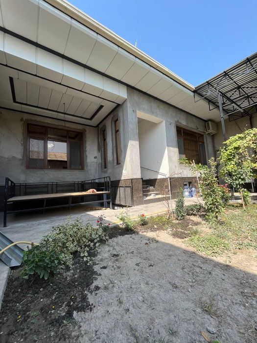 Продаётся дом. Ховли сотилвотти.