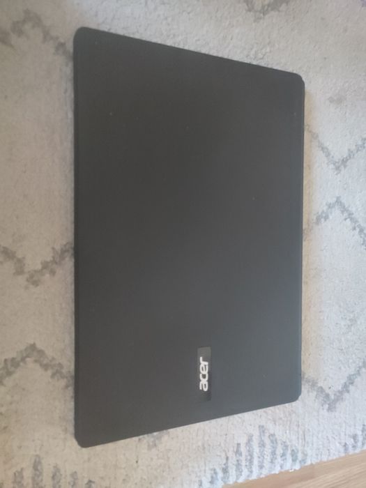 Laptop Mare 17,3 Acer ES1-731 - Quad Core/ 4gb/ 256gb SSD/ Baterie 3h