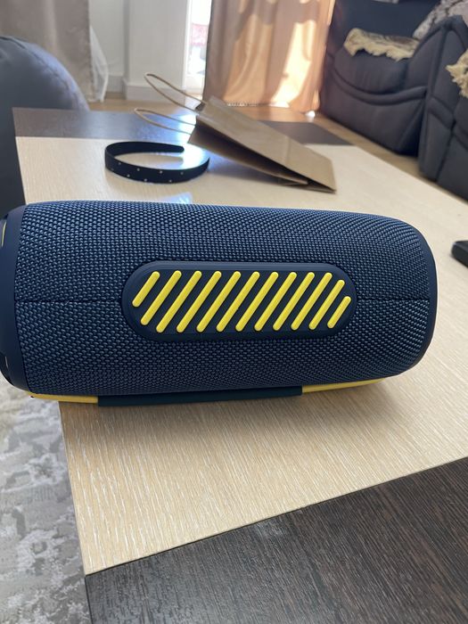JBL колонка 15вт новая в коробке с документами