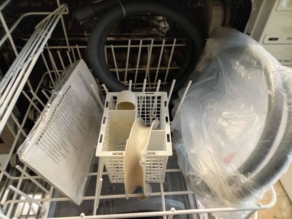 Съдомиялна кубче Midea