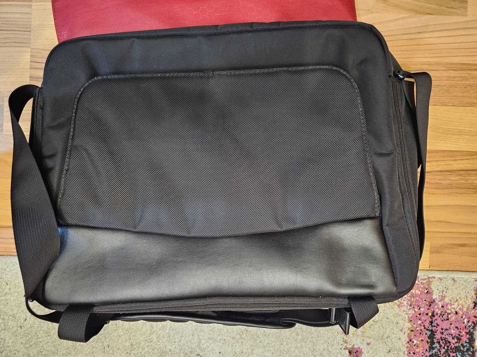 Geanta laptop Samsonite Sarasota XB Messenger's Bag 15.6/17 nefolosita