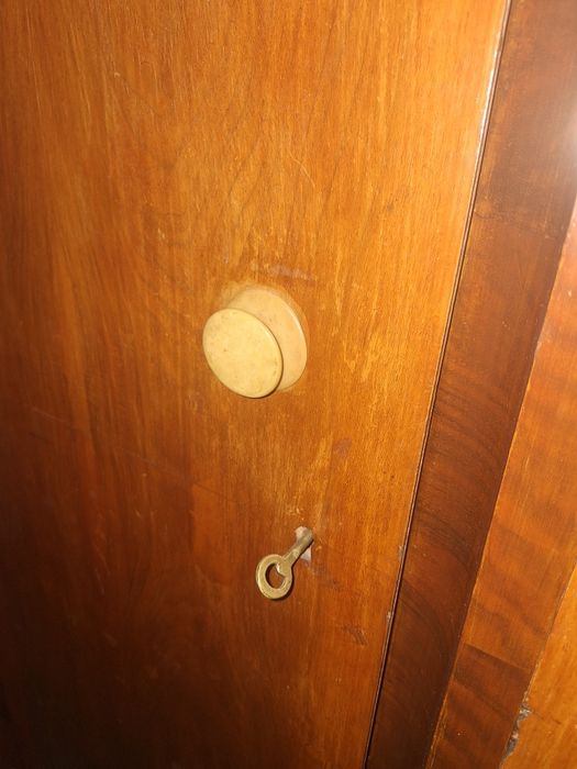 Старинен гардероб триклирен