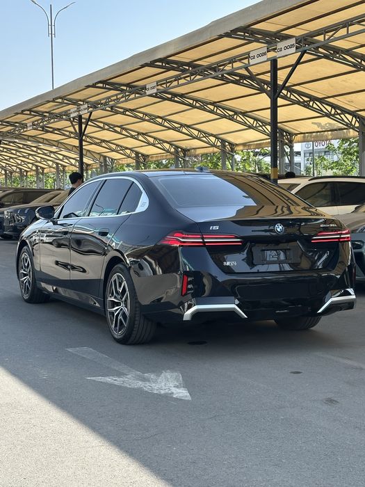 BMW i5 35L eDrive 2025 с пробегом