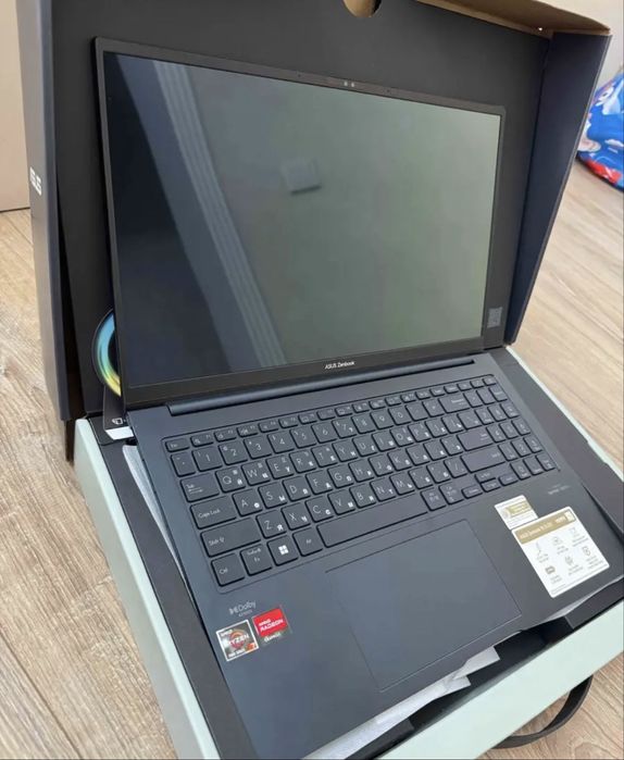 Asus Zenbook 15 OLED почти новый