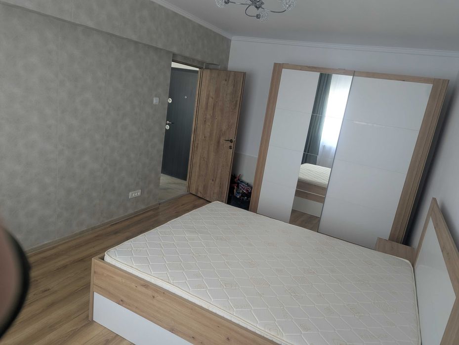 Inchiriez apartament doua camere, Fabricii vis-a-vis de Kauflan