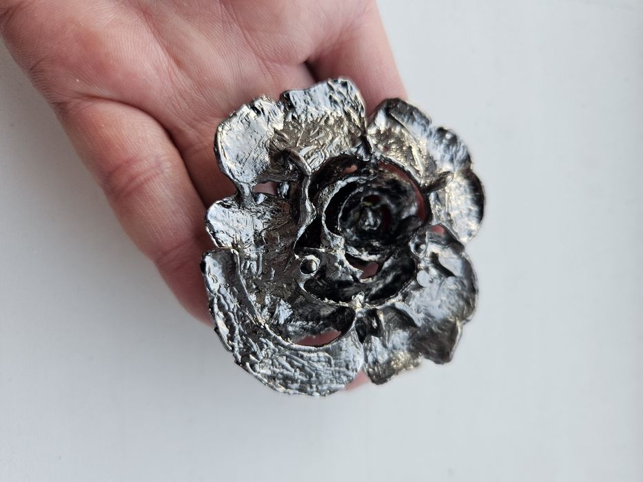 Большая роза с марказитами