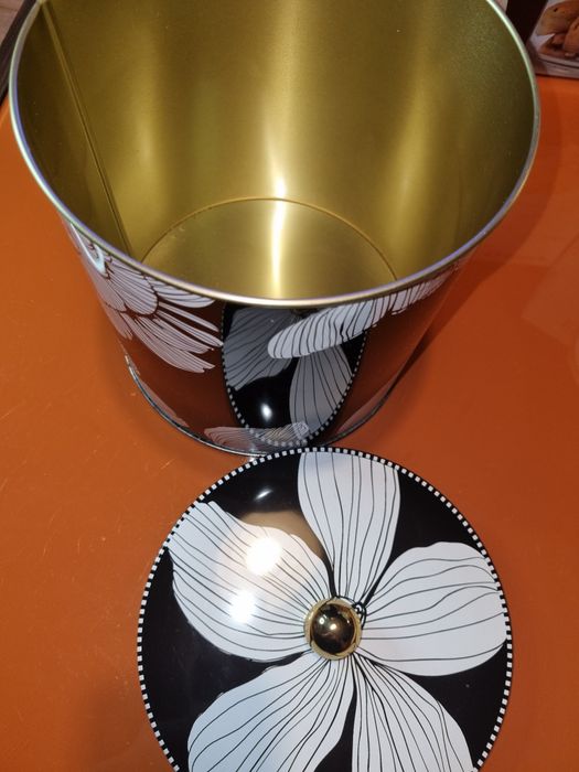 Прекрасна голяма кутия за съхранение