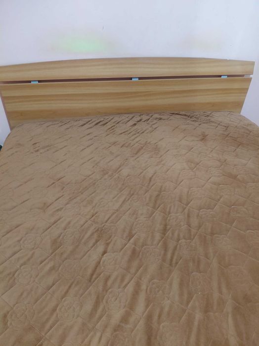 Pat mijloc 160/200 cu somiera (saltea inclusa)