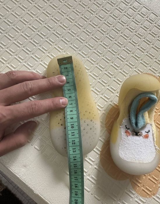 Детские носки с резиновой подошвой