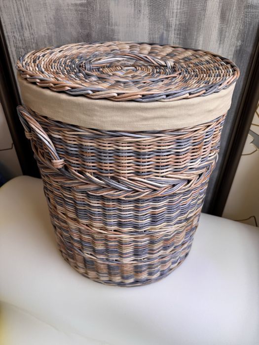 Продам плетенную корзину для белья ручной работы