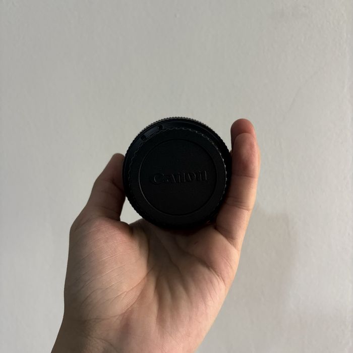 Объектив Canon 20 мм - 2.8F Fix