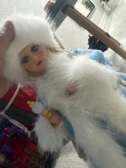 Снегурочка под елку