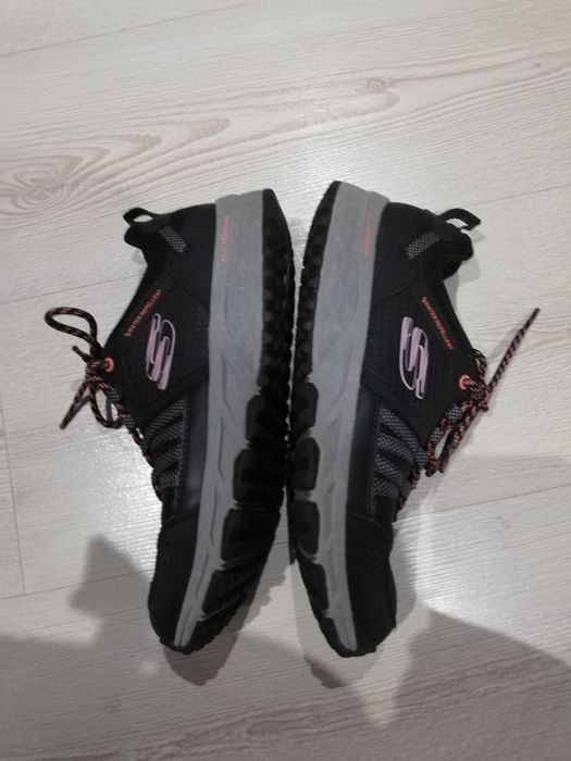 Туристически обувки Skechers за жени