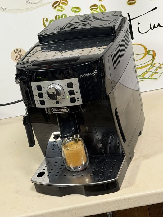 Кафемашина кафе автомат delonghi magnifica S с гаранция
