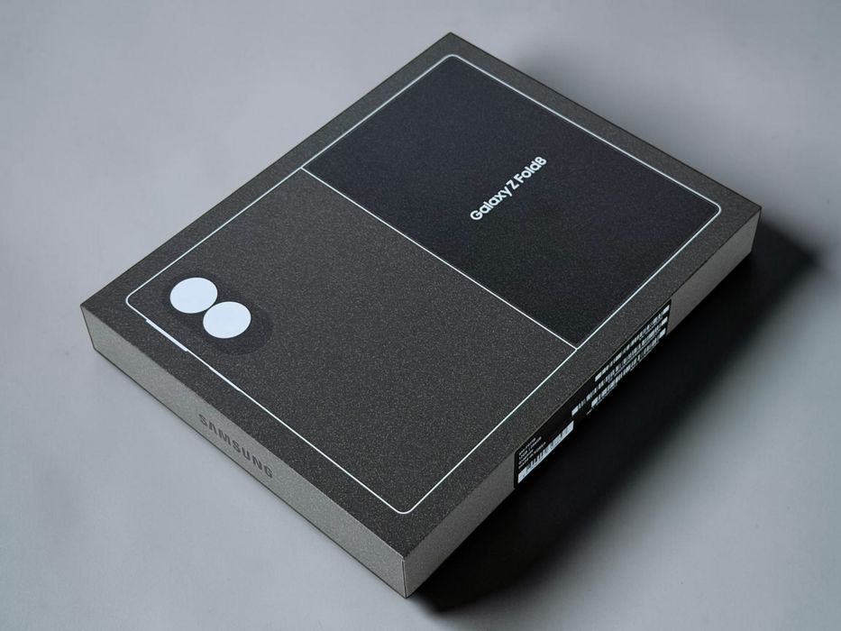 НАЛИЧЕН! Samsung Galaxy Z Fold 8 5G 256GB 12RAM Graphite 2г. Гаранция!