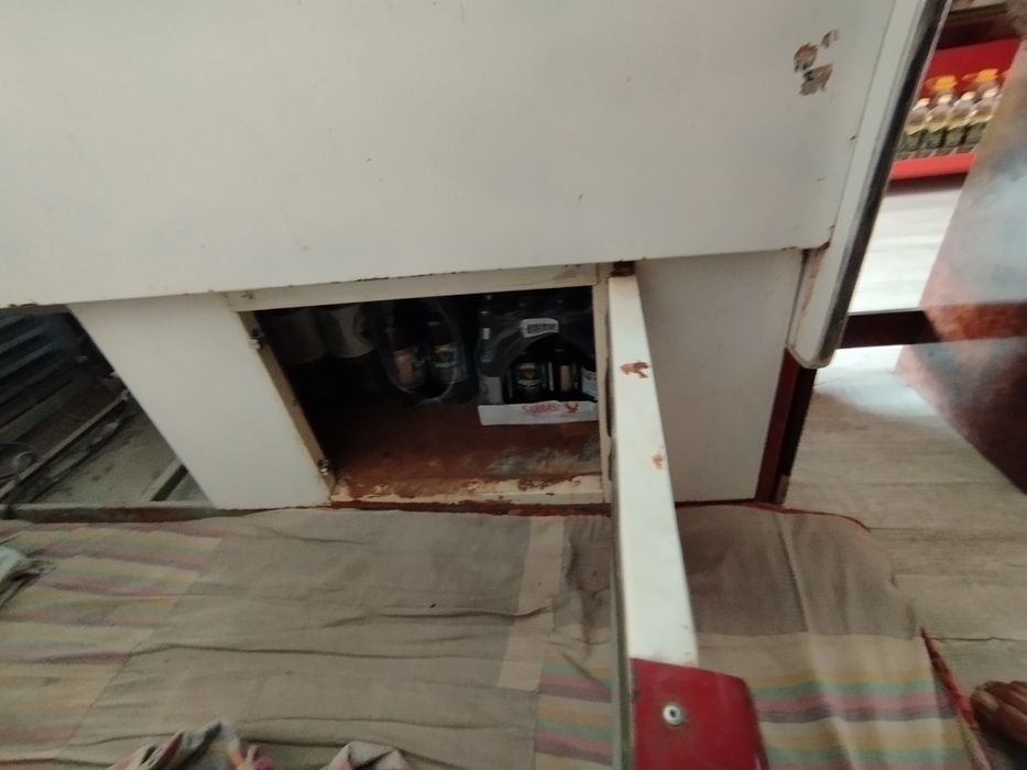 Vitrina xoladelnik sotilad