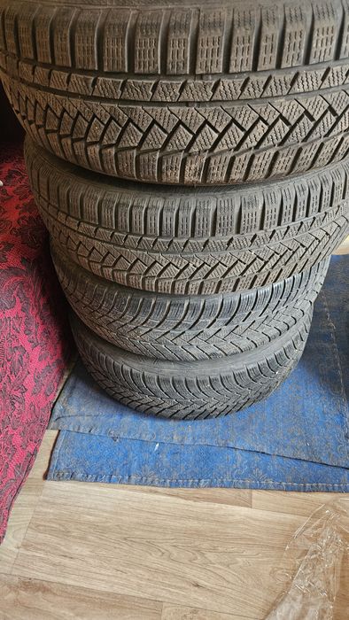 4 броя 215 65 17 зимни гуми Continental WinterContact и Vredestein Win
