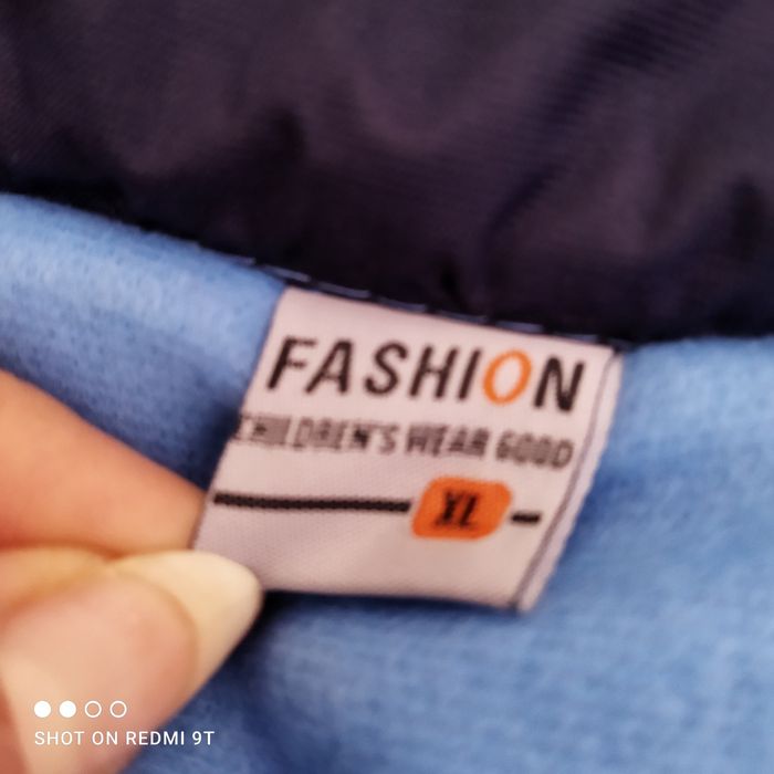 Продам комбинезоны детские