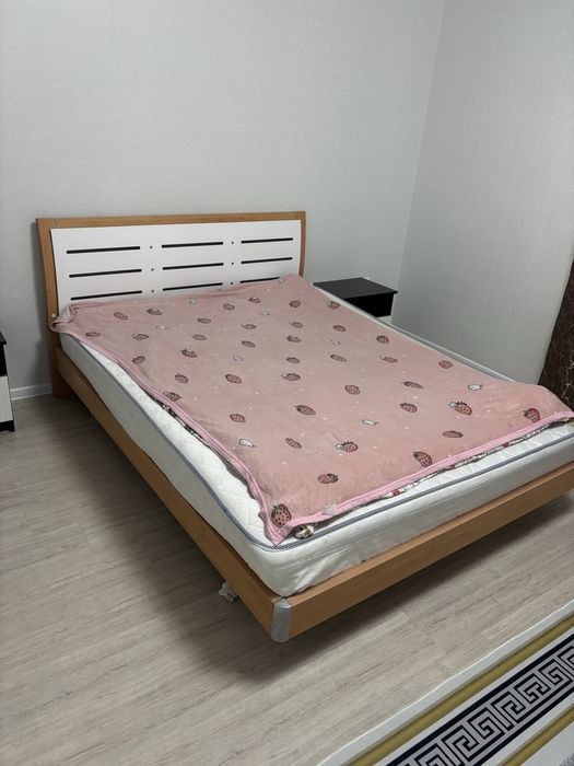 Двухспальная кровать