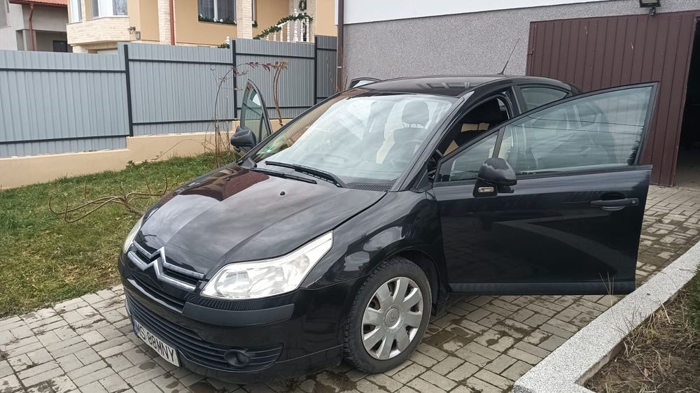 Vând sau schimb citroen C4 2007