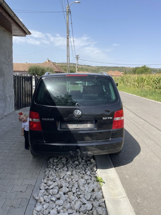 VW Touran 2005 • 2.0 Benzină • 110 kW / 150 CP • 278.000 km • 7 LOCURI