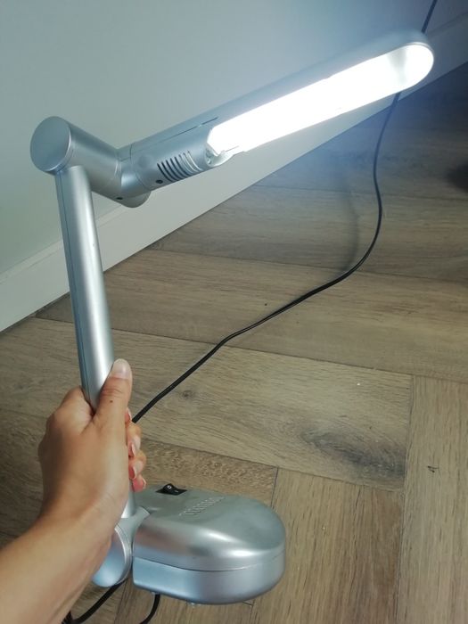 Очень экономная лампа! Новая.