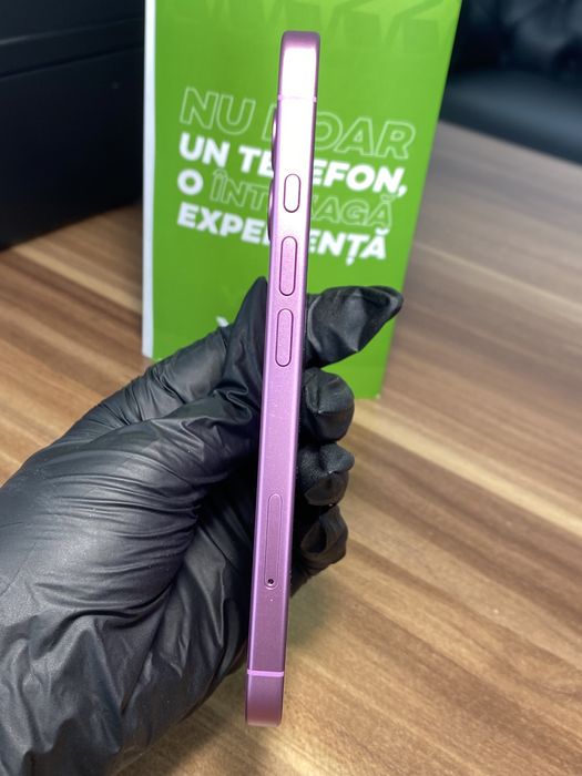 iPhone 16 • 128 GB • Pink