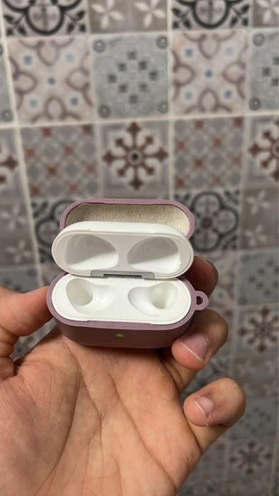 Airpods 3 оригинал только кейс