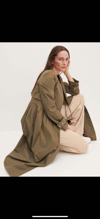 Тренч Mohito цвят каки