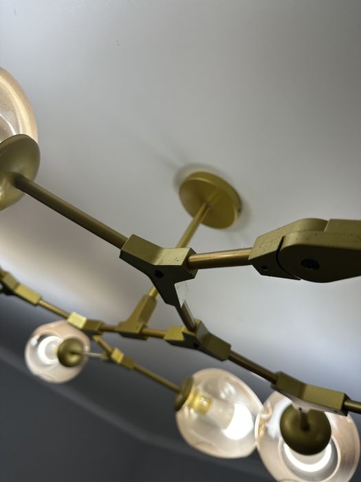 Продам  срочно люстру