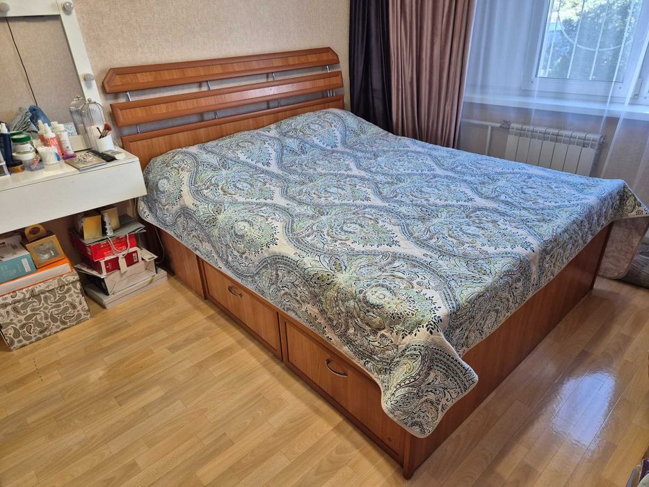 Спальный гарнитур с матрасом 200 х 160