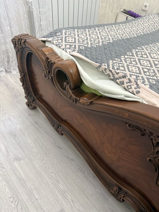 Кровать для спальни