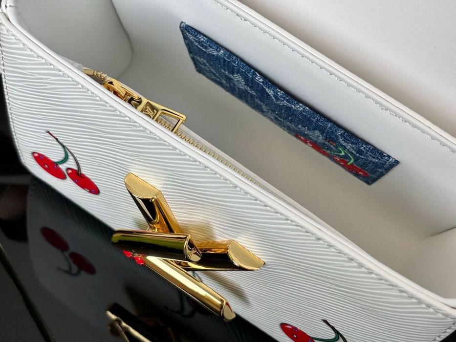 Louis vuitton чанта