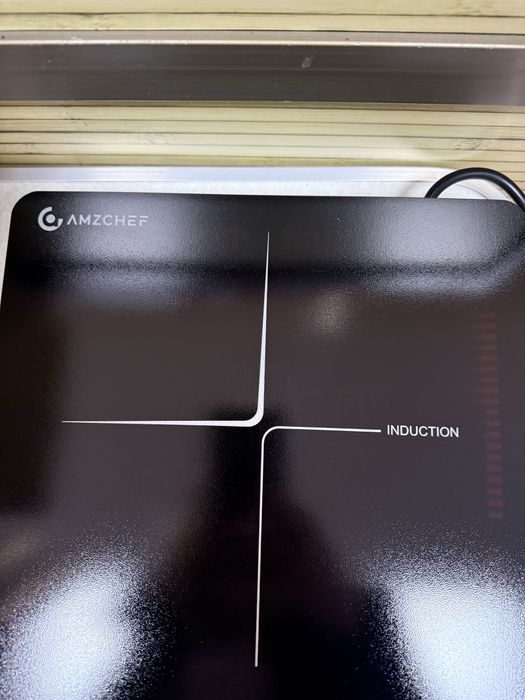 Индукционен котлон AMZCHEF