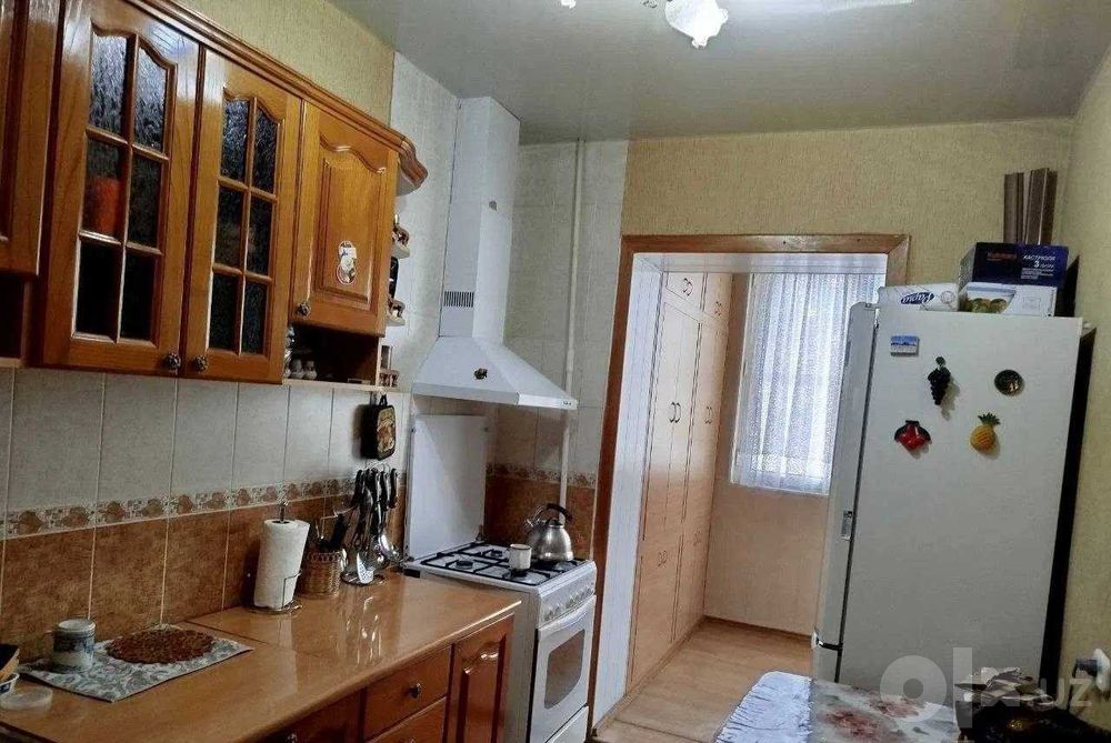 Продаю квартиру.Юнусабад 18 Шабода кафе бывший  Саратон 3/4/4 77 СЕРИЯ