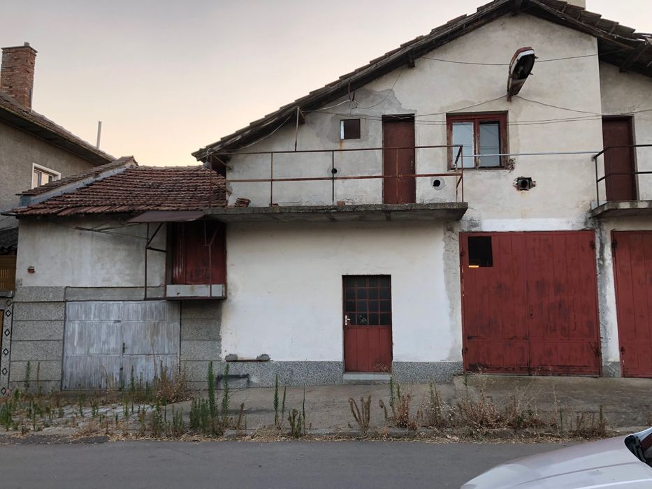 Продава се Промишлена сграда в Павликени - 400 кв.м за 109 €/кв.м - Снимка #1