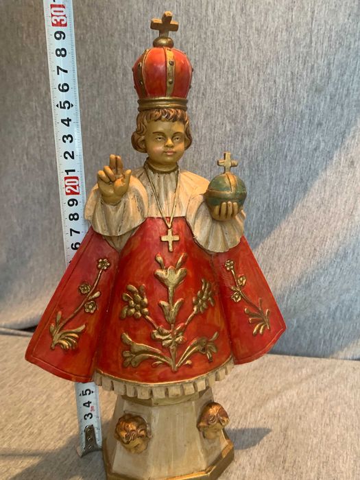 стара италианска статуетка на младенеца от Прага