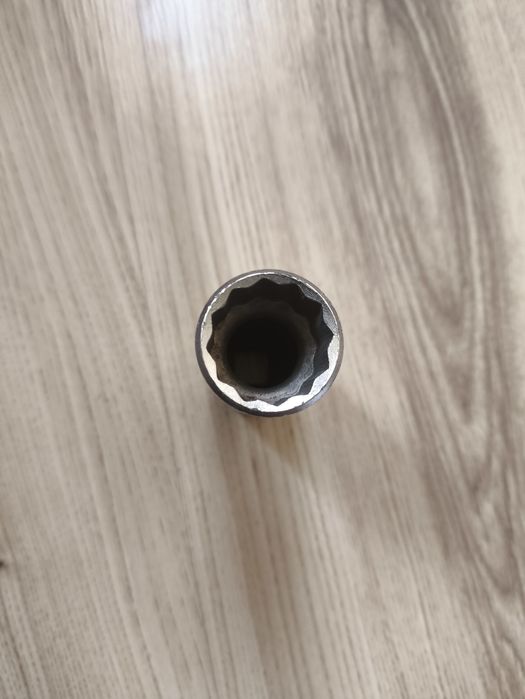 Инструменти Facom