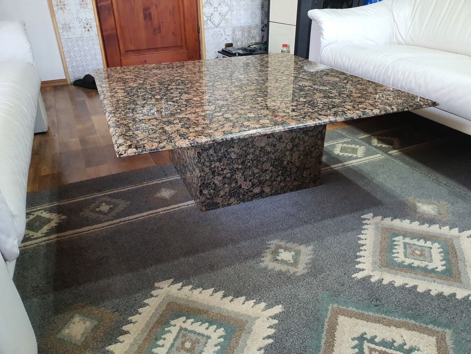 Masa din granit fosilizat 100cm×100cm made in Germany