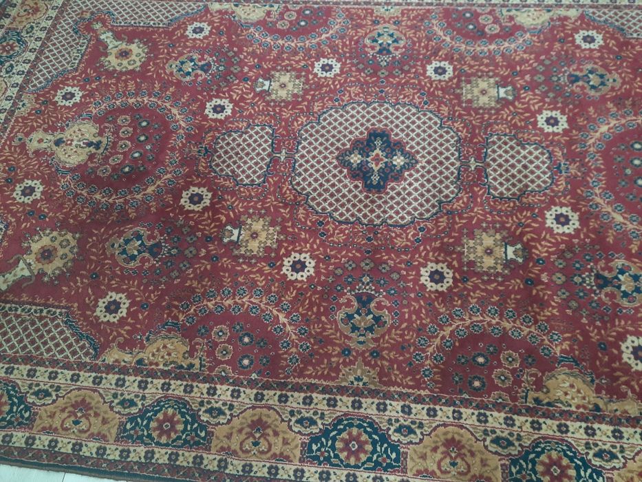 Персийски килим, втора употреба.  Професионално изпран. 1.80/3.00